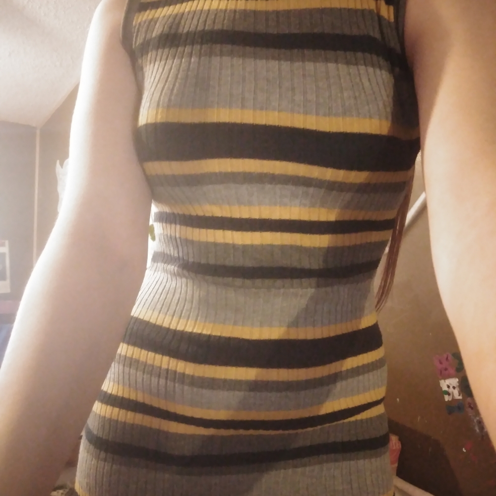 Juniors sleeveless sweater dress